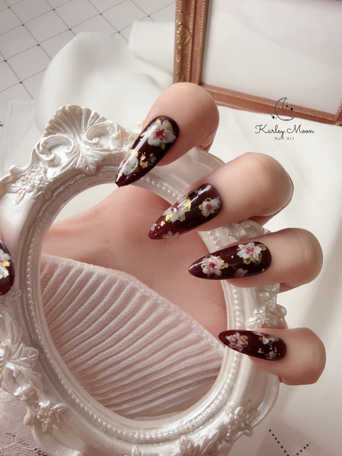 Vintage Classic Golden Flowers Press On Nails - KarleyMoonNail