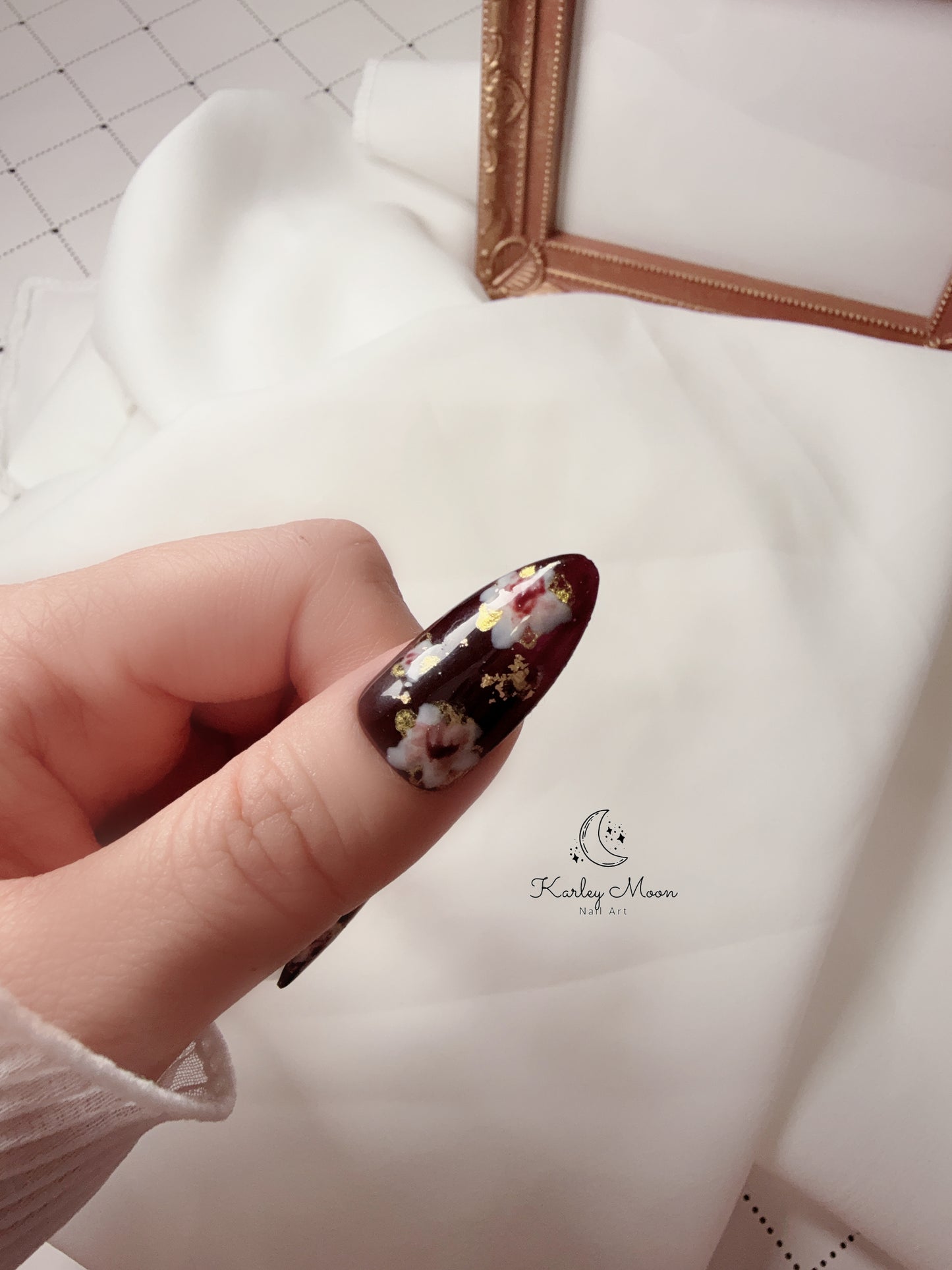 Vintage Classic Golden Flowers Press On Nails - KarleyMoonNail