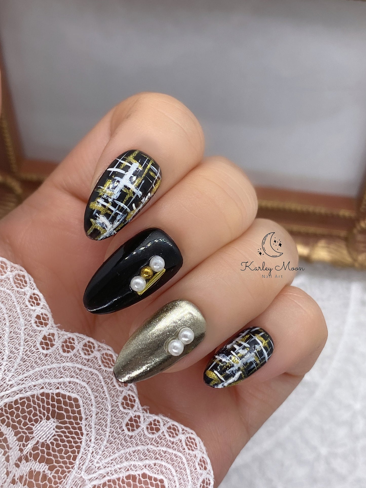 Elegant Black White Golden Shining Press On Nails - KarleyMoonNail