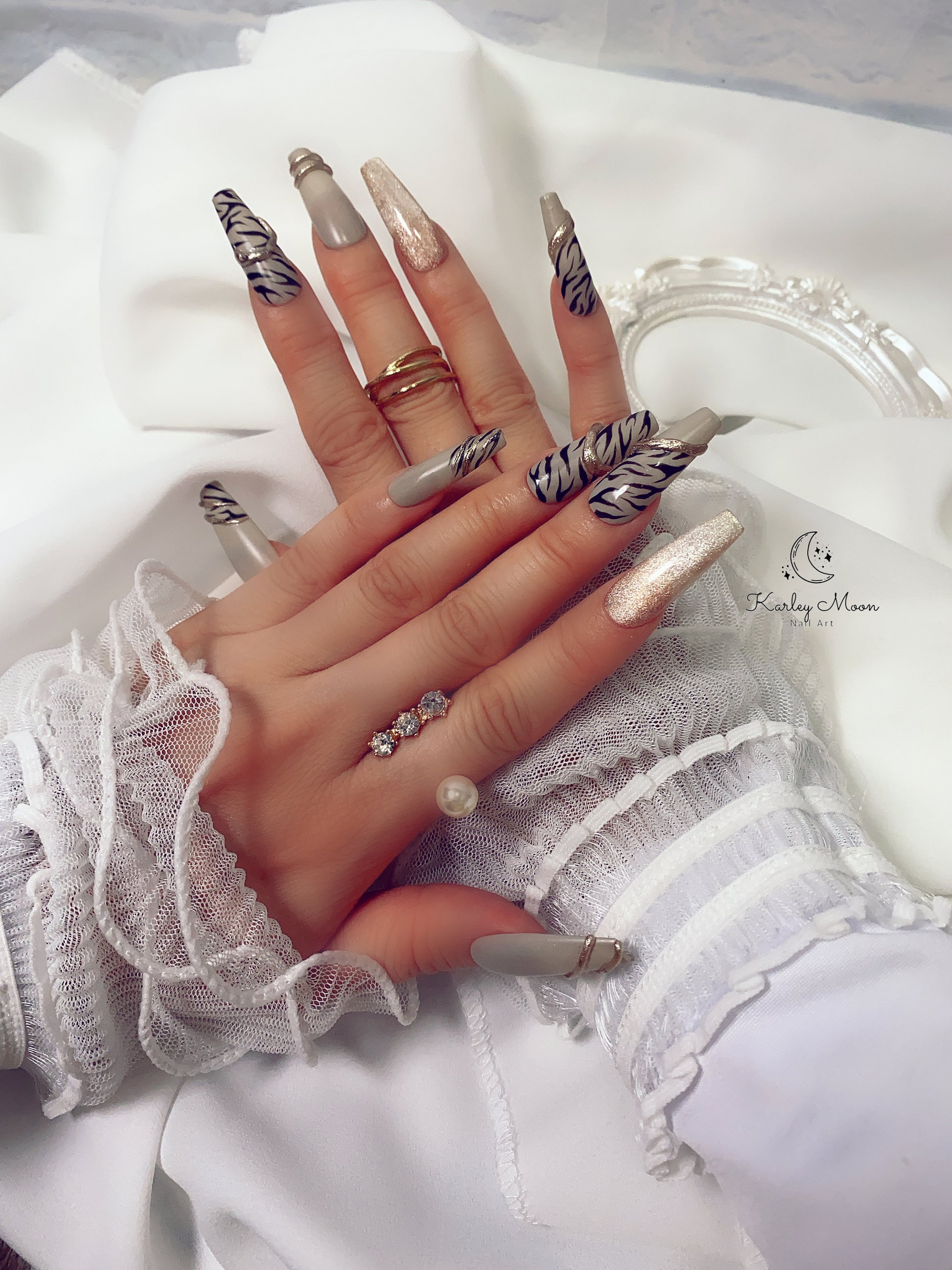 Zebra Print Elegant Glitter Gold Winter Press On Nails - KarleyMoonNail