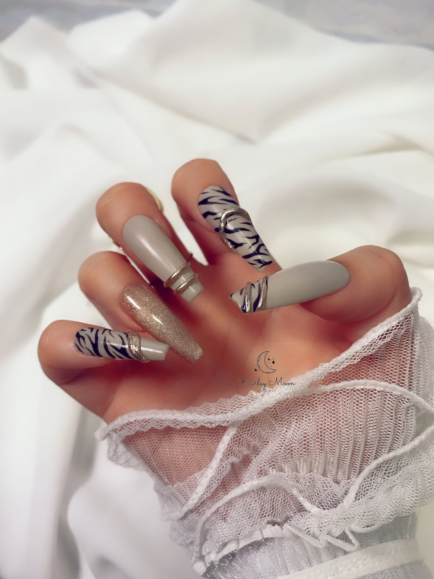 Zebra Print Elegant Glitter Gold Winter Press On Nails - KarleyMoonNail