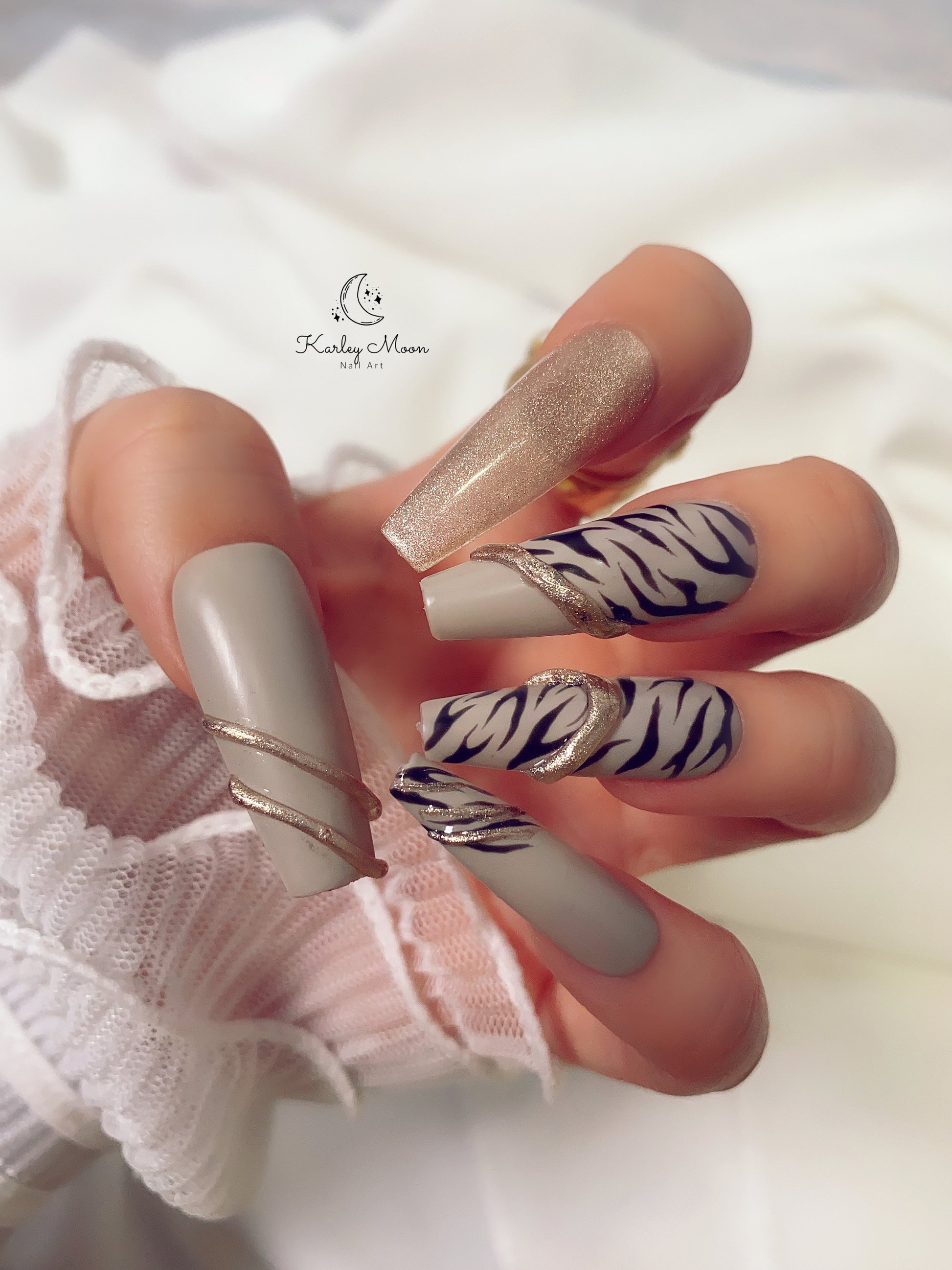 Zebra Print Elegant Glitter Gold Winter Press On Nails - KarleyMoonNail