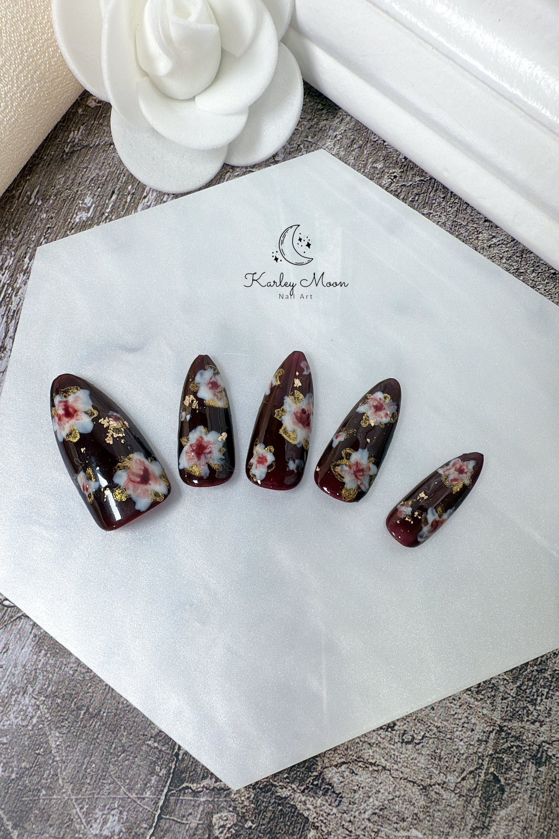 Vintage Classic Golden Flowers Press On Nails - KarleyMoonNail