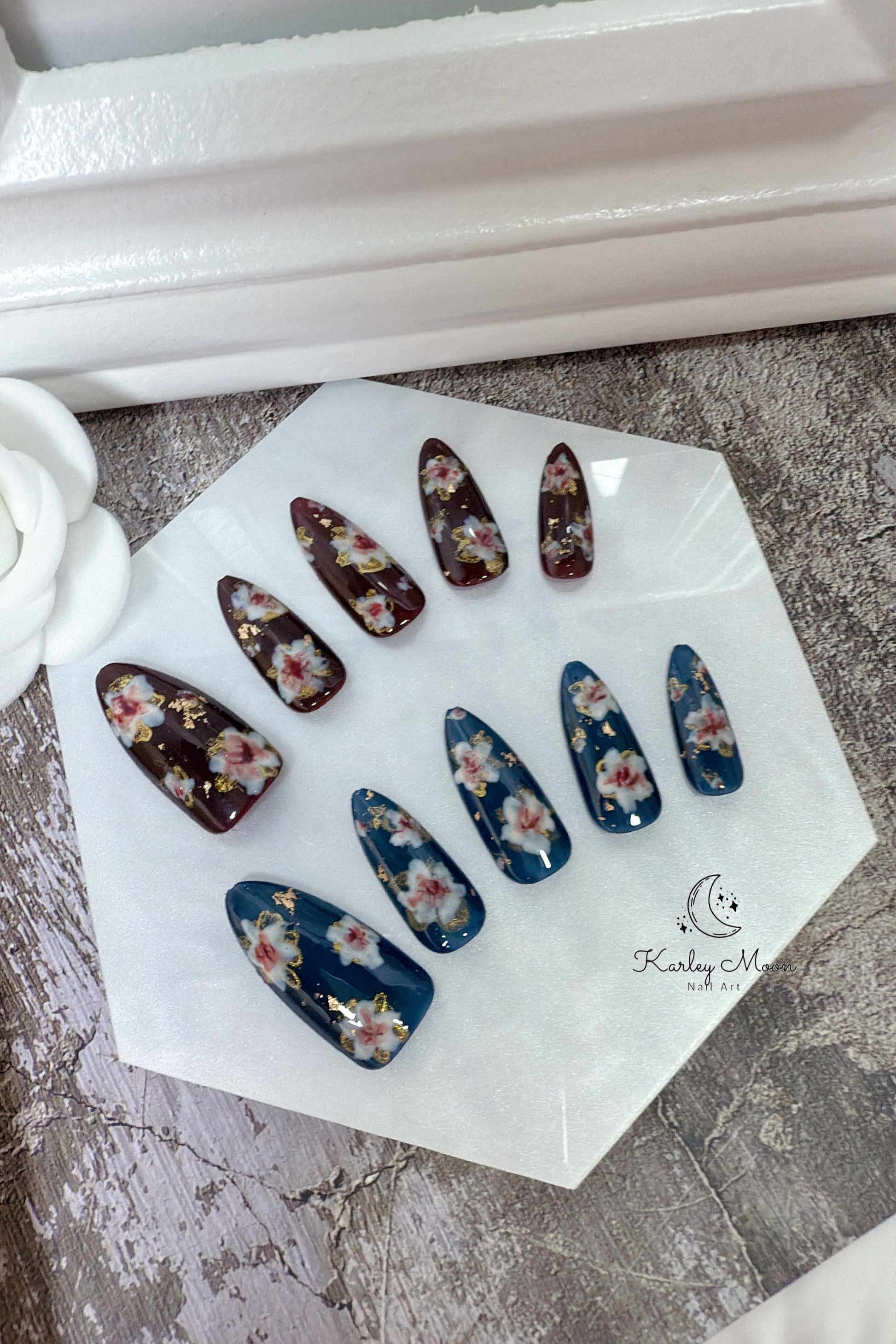 Vintage Classic Golden Flowers Press On Nails - KarleyMoonNail