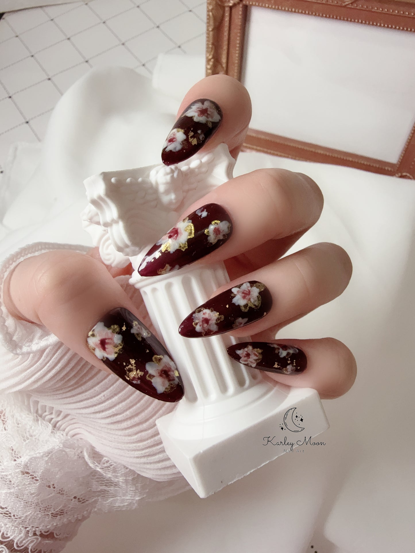 Vintage Classic Golden Flowers Press On Nails - KarleyMoonNail