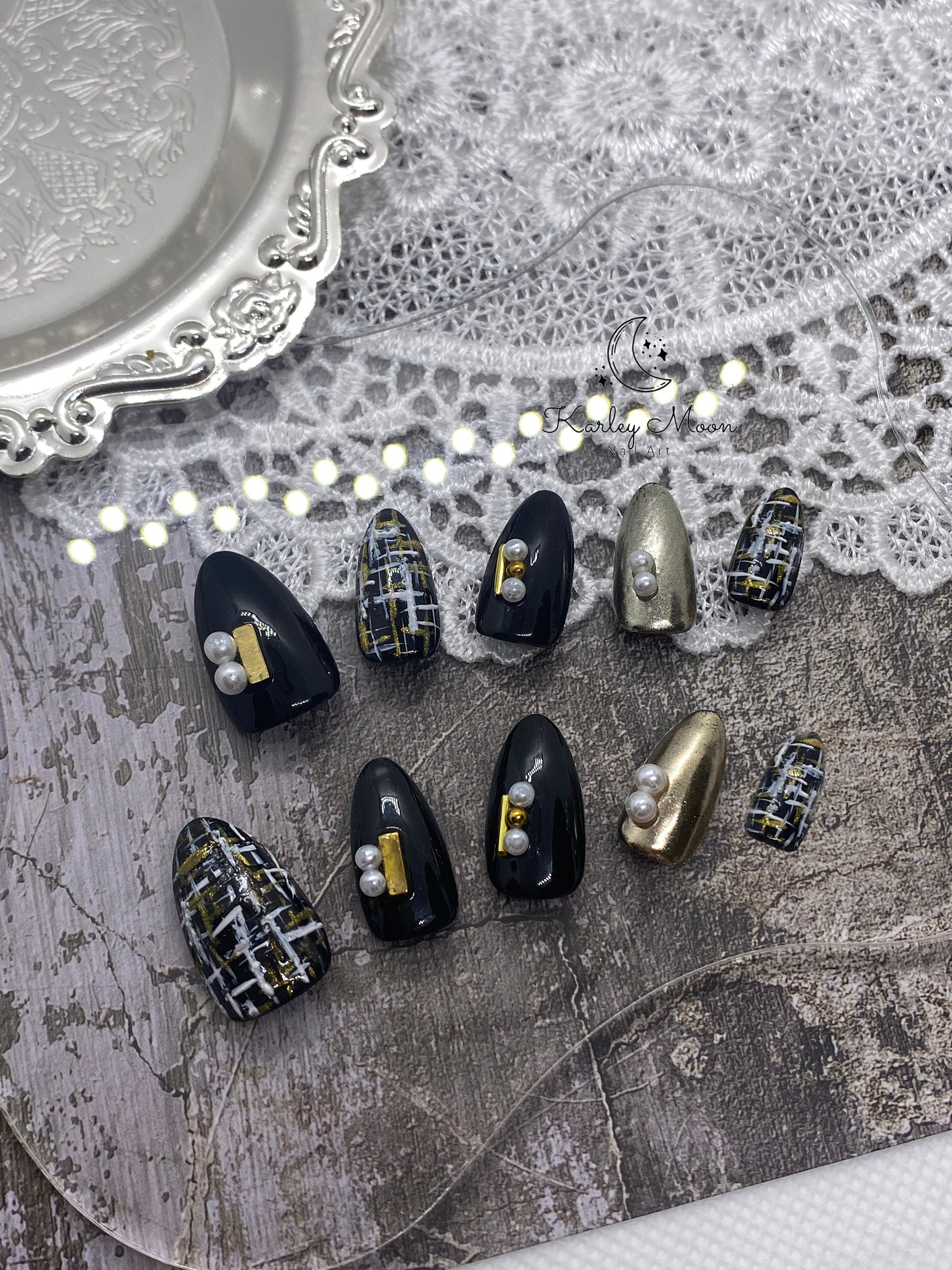 Elegant Black White Golden Shining Press On Nails - KarleyMoonNail